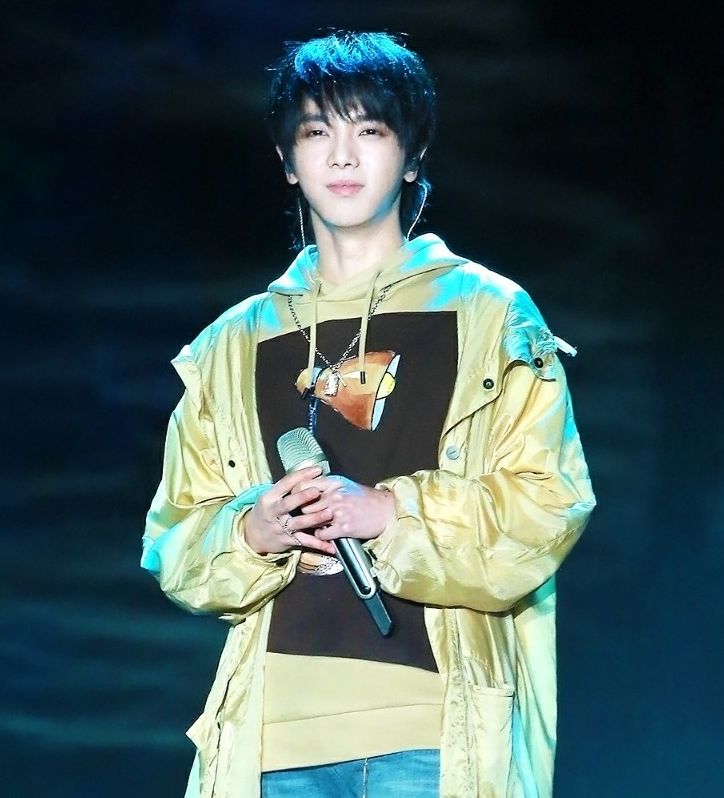 为什么听华晨宇的歌会想哭,为啥华晨宇的歌一般人欣赏不来