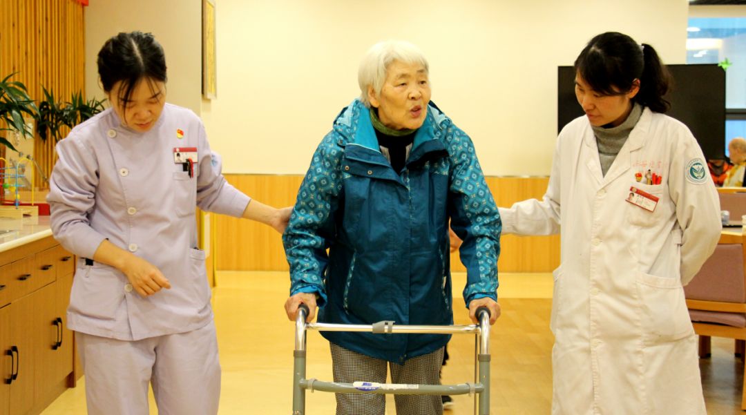 乐居长者屋,长者尽享三甲医院多科专家联合会诊的便利