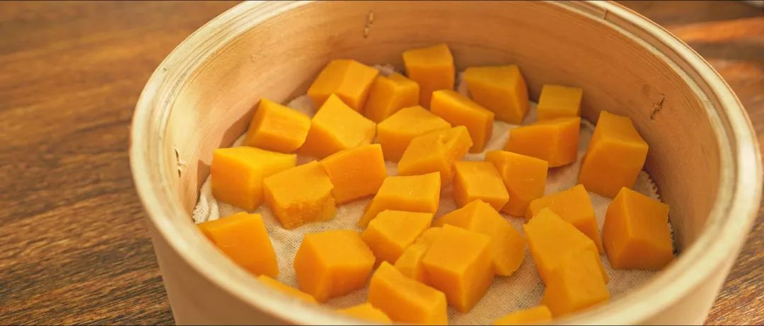 南瓜饼和面粘手揉不成团怎么办,做南瓜饼不用油炸怎样做