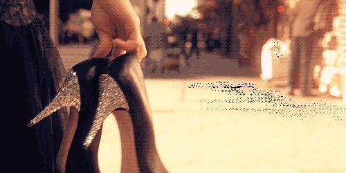 鞋子不跟脚小窍门图解,防掉鞋后跟小技巧