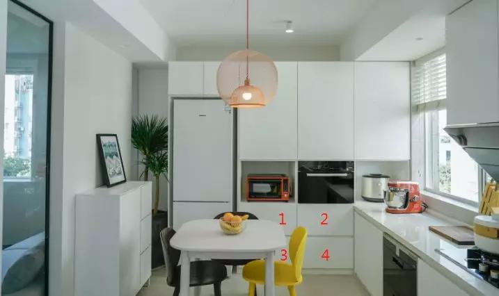 60㎡小屋，我们收了482件衣服，186双鞋子，412本书……