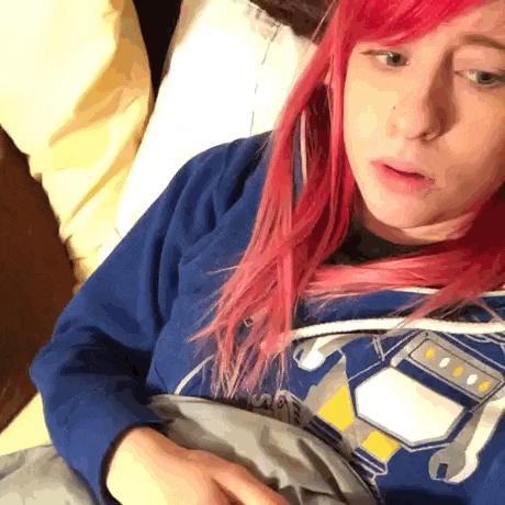 空中一字马搞笑图,一个突如其来的一字马