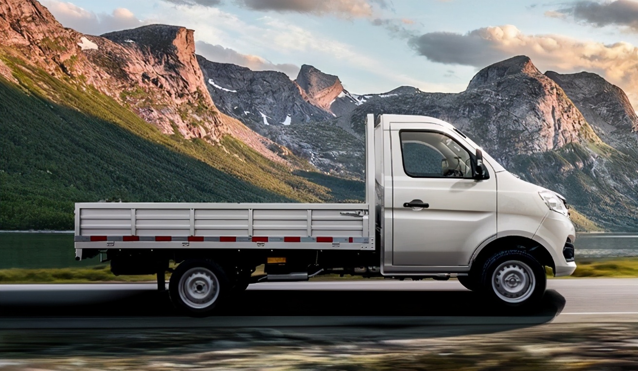 长安跨越新豹t1值得买吗,长安跨越新豹t1双排几吨