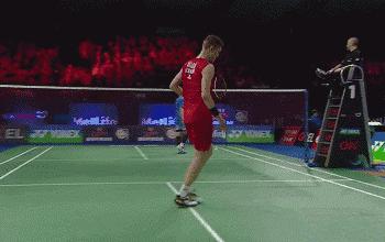 羽毛球的进攻利器“点杀”你会吗?请记住5点发力秘诀