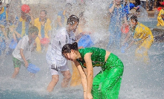 泰国泼水节游玩的最全攻略,泰国游攻略大全泰国泼水节