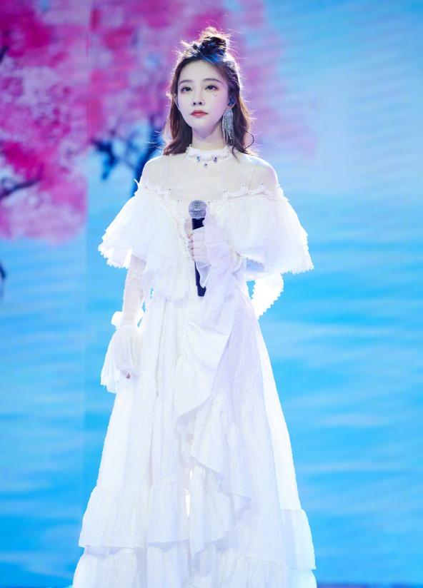 从主播到歌手,冯提莫真实唱功