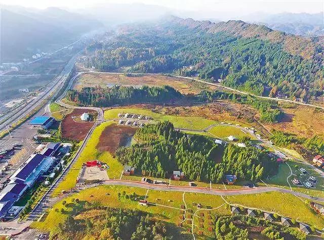 中国高速服务区，被忽略的...万亿生意