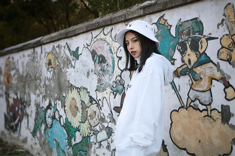 champion甯借～鍔犵粧,娼墝champion鏈変粈涔堝ソ鐪嬬殑琛ｆ湇