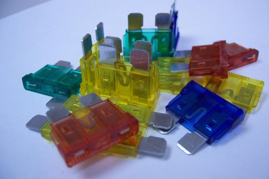 女友车坏了的反应,女朋友车坏了非要自己花钱修