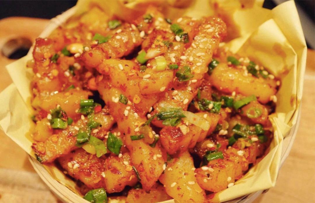 炸了很多次的油不要了怎么处理,炸过东西的油该如何二次利用