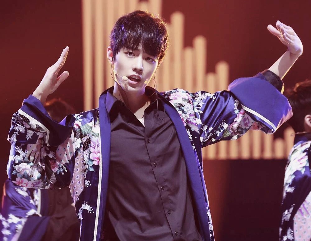 肖战出道心酸往事,肖战成名之路