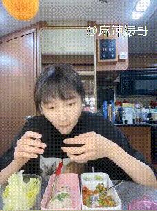 关晓彤假装吃植物肉澄清视频,关晓彤为人造肉宣传翻车