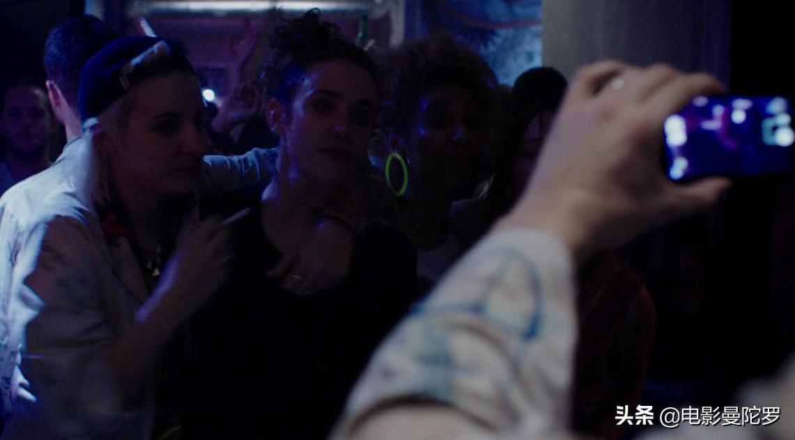 小伙谈了个漂亮女友,却不知她全家都是食人族,一部猎奇类文艺片