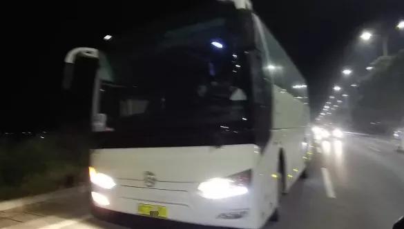 同事求情,男子心软违反公司规定,却把交警吓出冷汗!