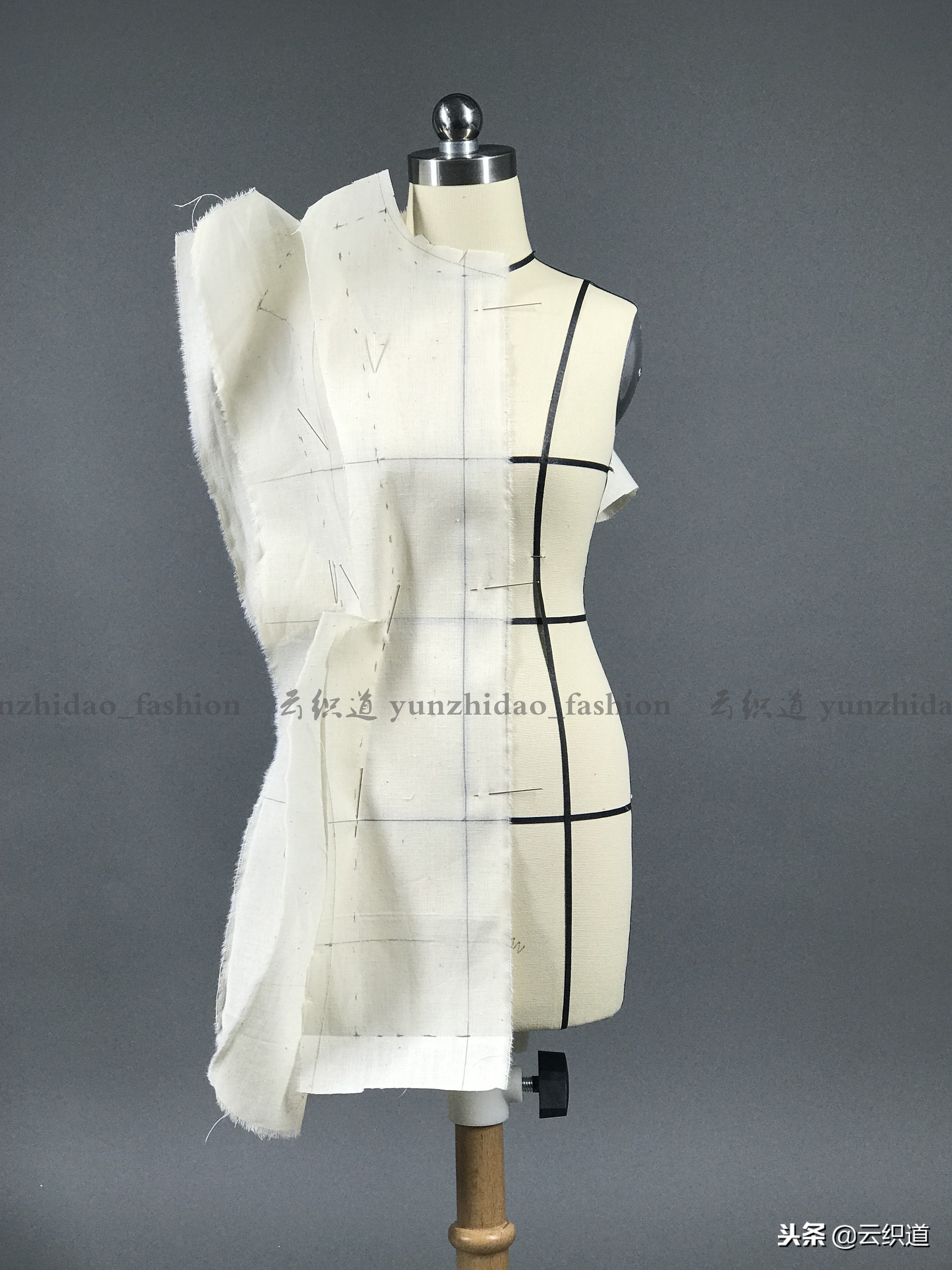 衣服裁剪制作女,服装立体裁剪稿子怎么做