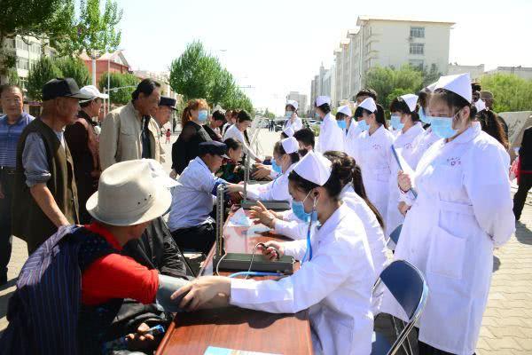 英男子性侵女童被判无罪,男医生侵害女护士的孩子