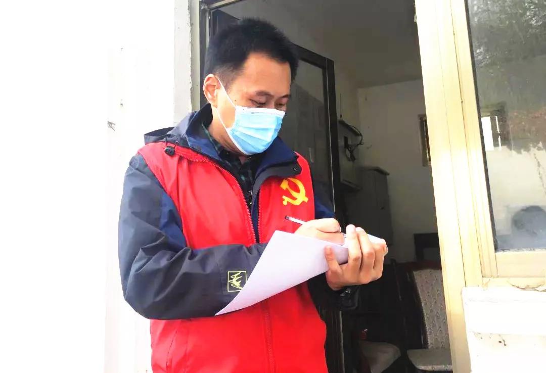 疫情防控暖心执勤,坚守疫情防控点节日慰问暖人心