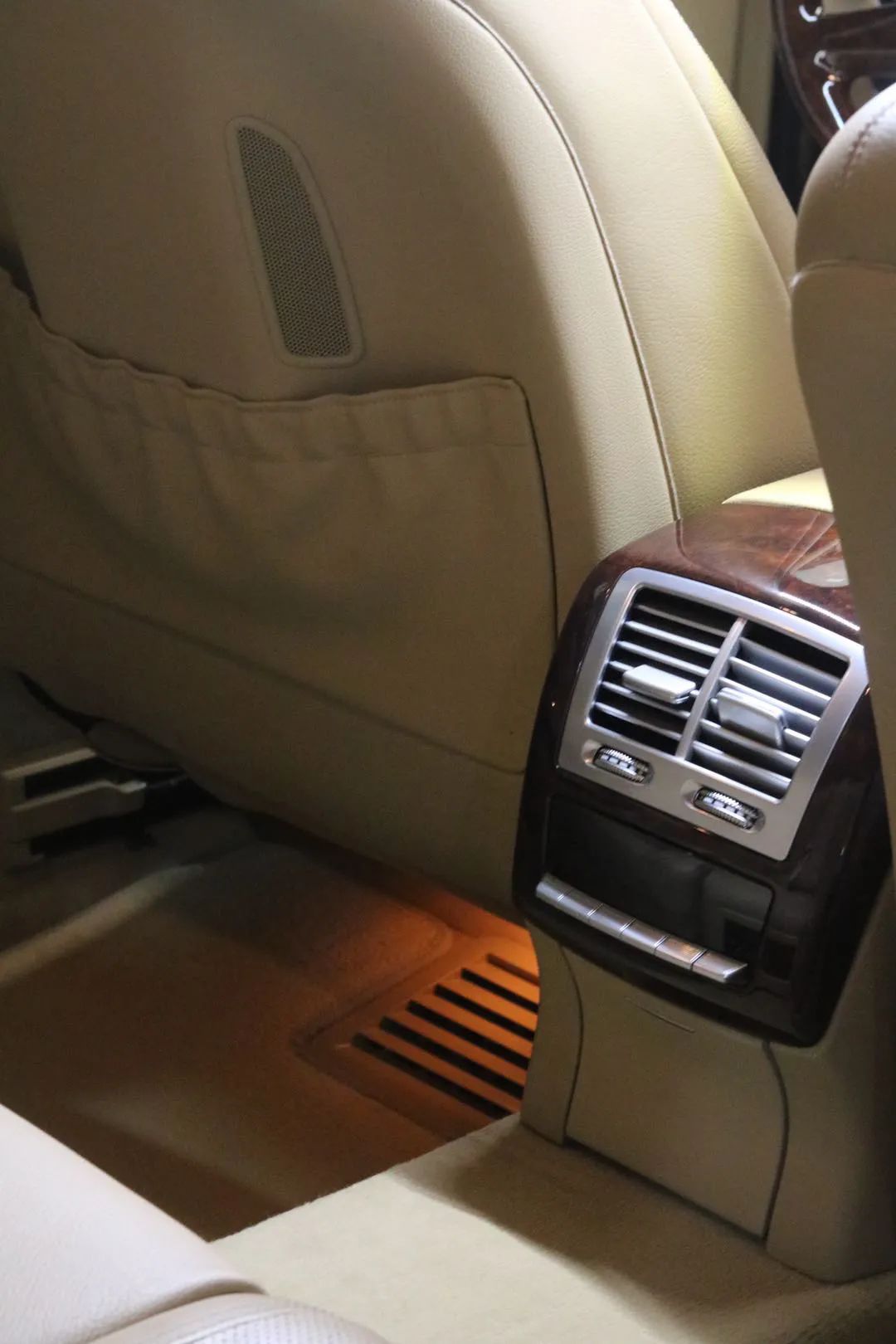 奔驰w221升级新款w222s450外观,老款奔驰w211e260翻新整备