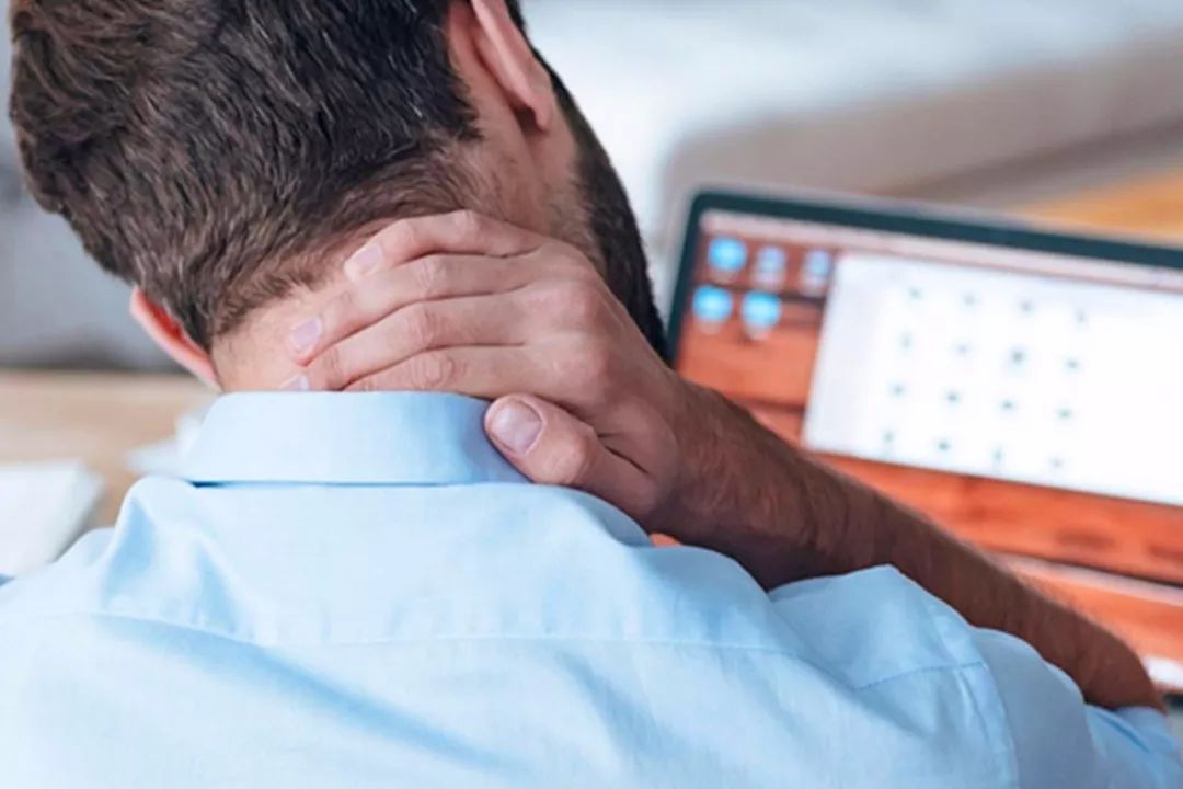 扭脖子咔咔响对颈椎有坏处吗,扭脖子骨头咔咔作响能治吗