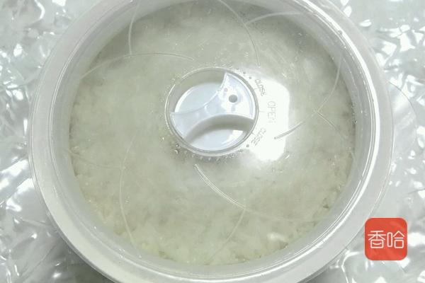 别再花钱买甜酒了自己做也很容易,手把手教你酿制米酒