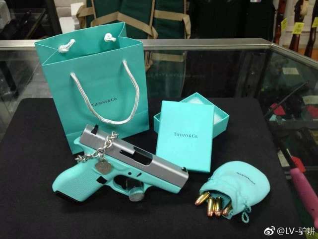 疫情来袭，在美华人纷纷囤枪，选枪是门大学问，听听大佬怎么说？