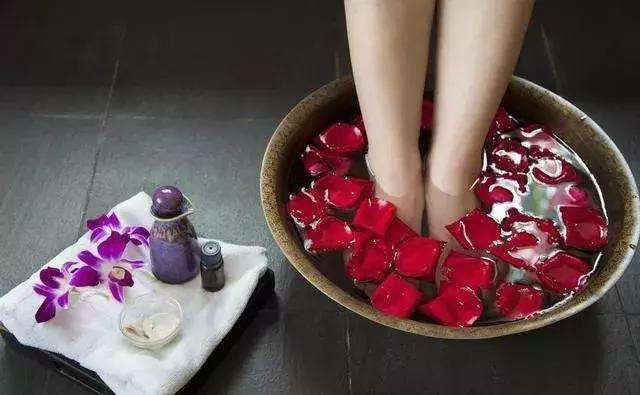 老寒腿症状年轻人怎么预防,预防膝盖老寒腿的方法