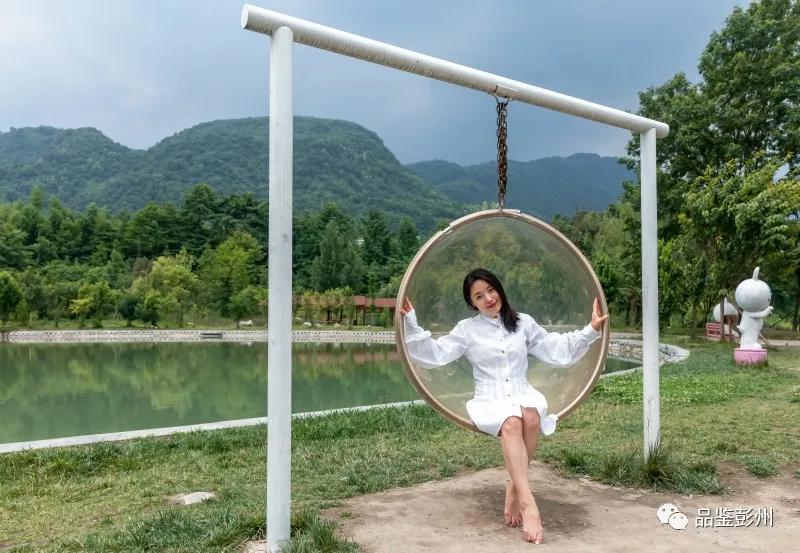 画一幅和足球有关的画简单图片,画一幅和足球相关的画