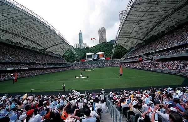 深圳专业足球场改造后效果图,深圳专业足球场改造最新进展