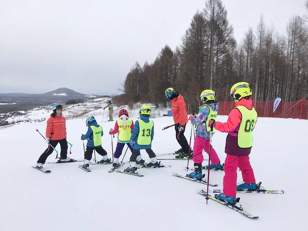 滑雪亲子训练营,冰雪亲子营