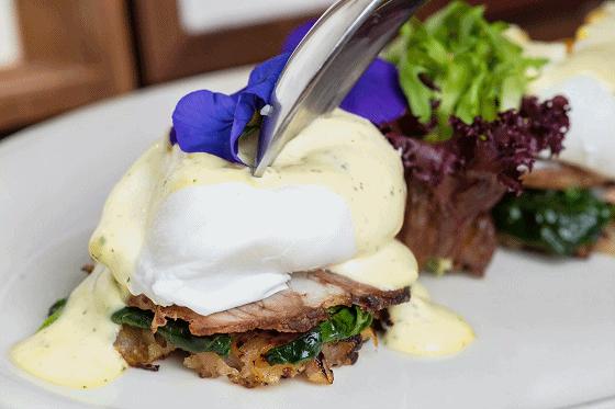 之心城这家餐厅堪称“西餐界CHANEL”,小姐姐们都抢着去