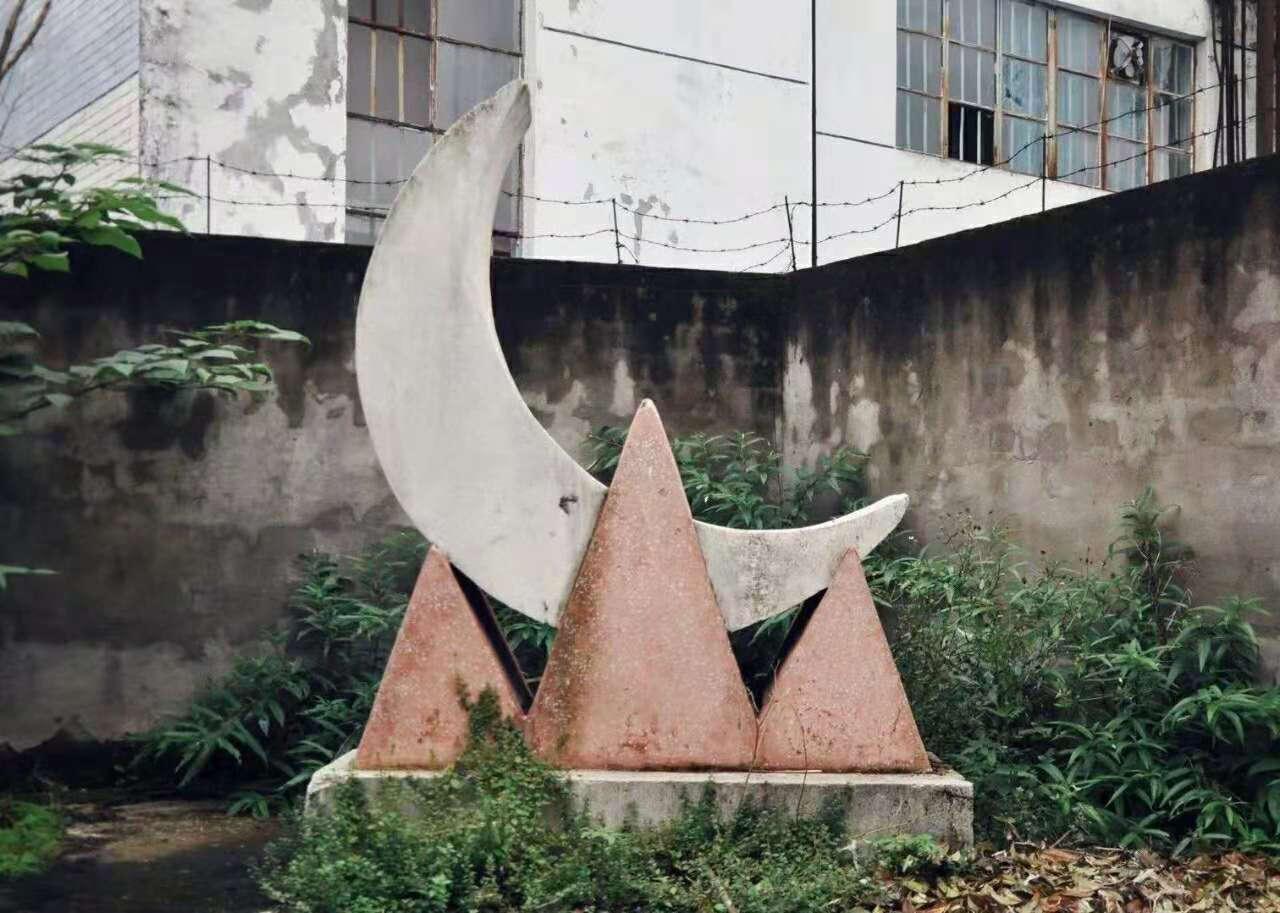 一座有光影又有历史的老厂――四川长征制药厂