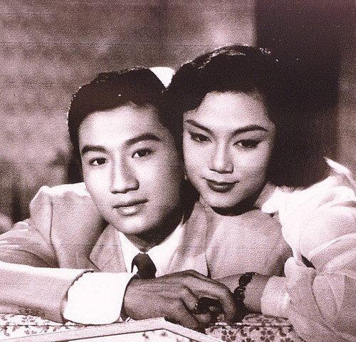 70岁老人找小20岁的女友,周润发年轻时的情史