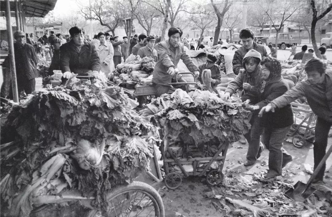 70张照片合集视频,70年衣食住行对比图