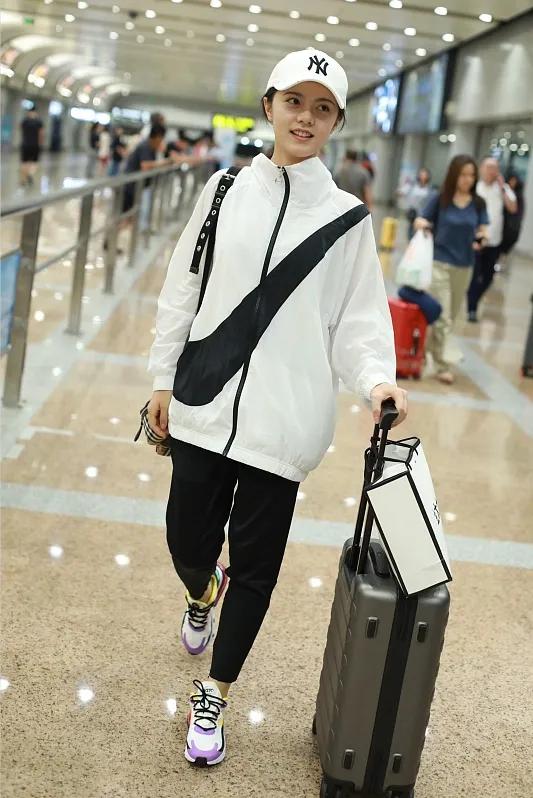 赵今麦穿搭秋冬裤子,赵今麦黑裤子穿搭