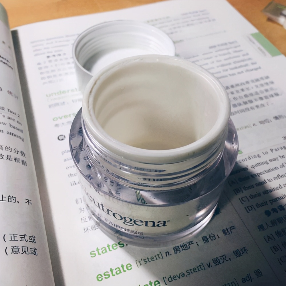 自然堂韩束推荐,自然堂韩束珀莱雅哪个好用