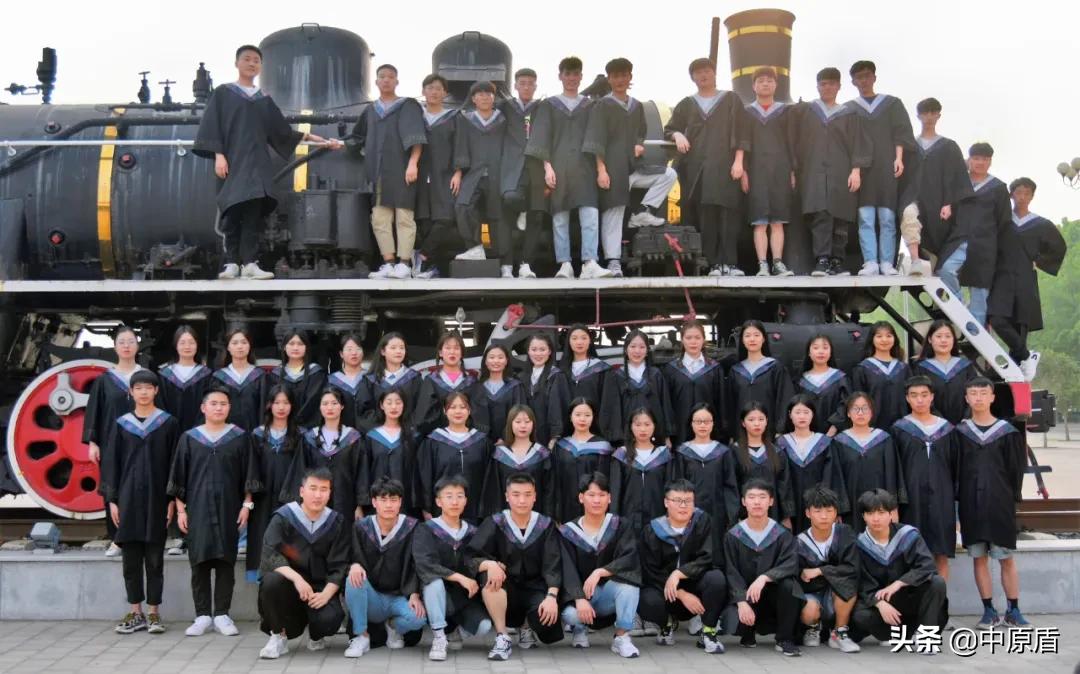 大片来袭！河南各高校凹造型毕业照绝对惊艳到你