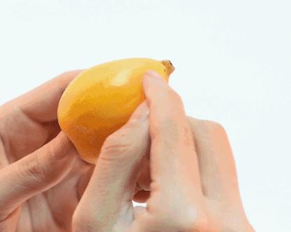 枇杷不是越黄越甜，买枇杷记住这5点，果肉幼滑赛榴莲