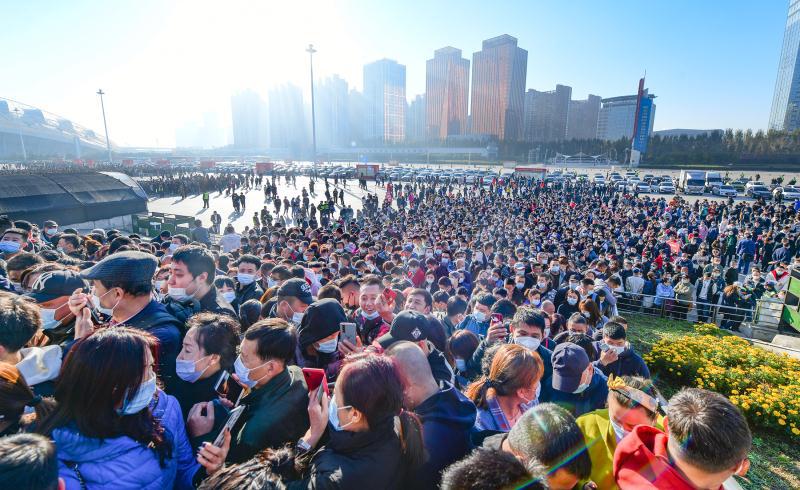 万人购房,恒大越过山海关