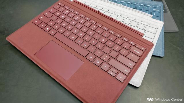 对比：号称女人笔记本的SurfacePro与平板鼻祖iPad，如何选？