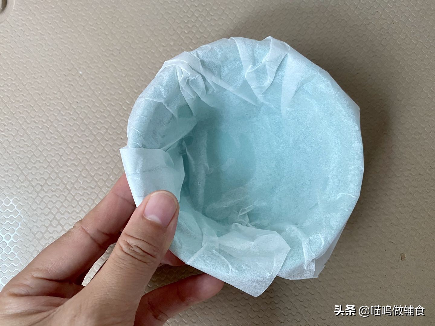 不加面粉和糖，搅一搅烤一烤就做好！没想到娃吃的蛋糕还能这么做