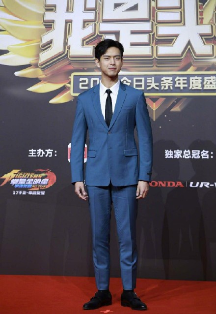 直长发刘海2020流行发型,头发2020流行发型刘海