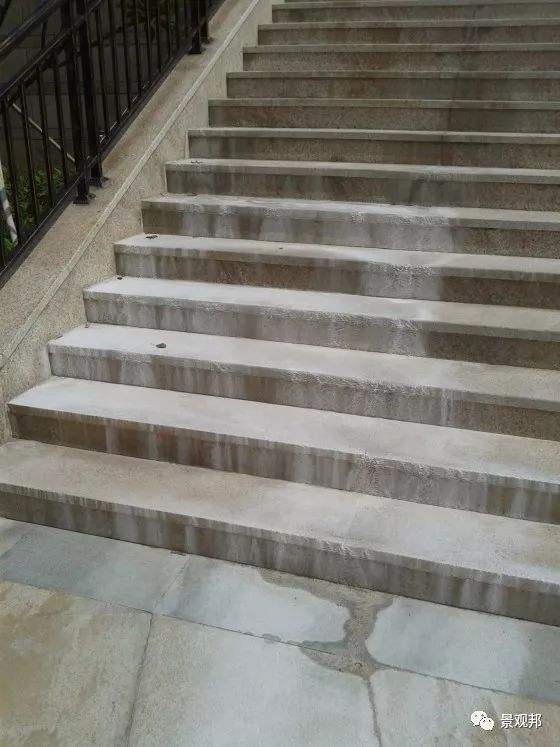 石材反碱和泛碱的区别,室外地面石材泛碱怎么办