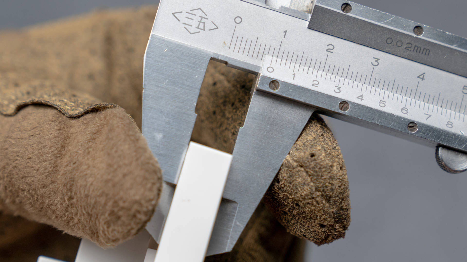 装修开关插座选择哪个品牌好,开关插座公认的哪个好