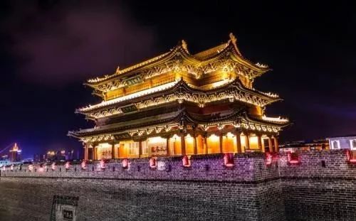 一座神人共栖的“煤都”