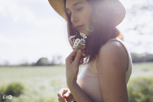 小说：总裁家的狗突然狂性大发，朝小妻子扑了过去，她大喊救命