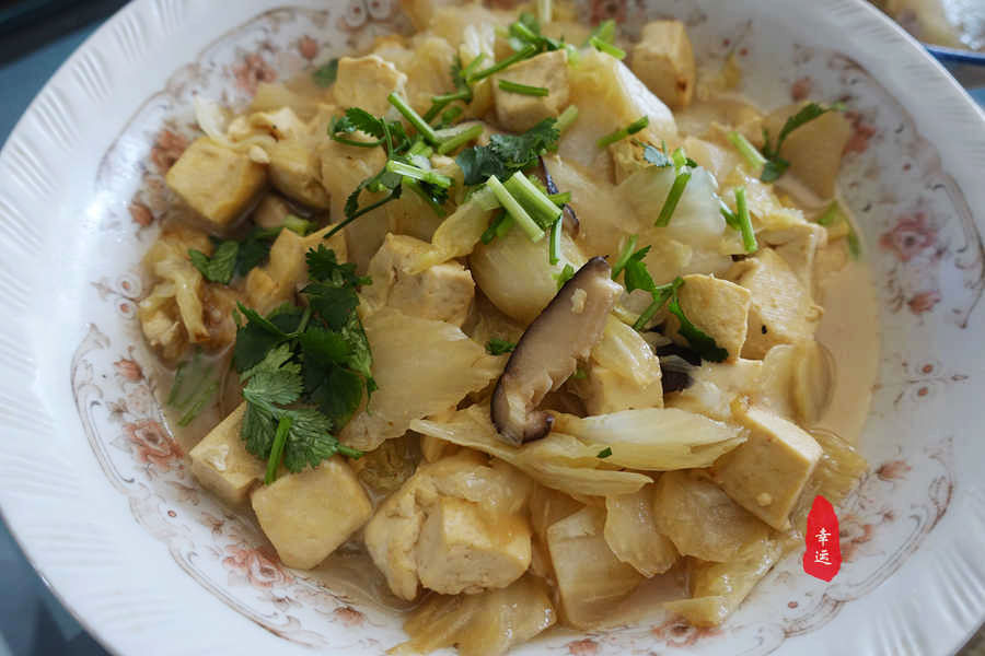 老两口三天的正午饭，荤素合理搭配，吃着顺口不觉单调