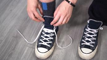 权志龙小雏菊反系鞋带绑法教学,权志龙反着系鞋带