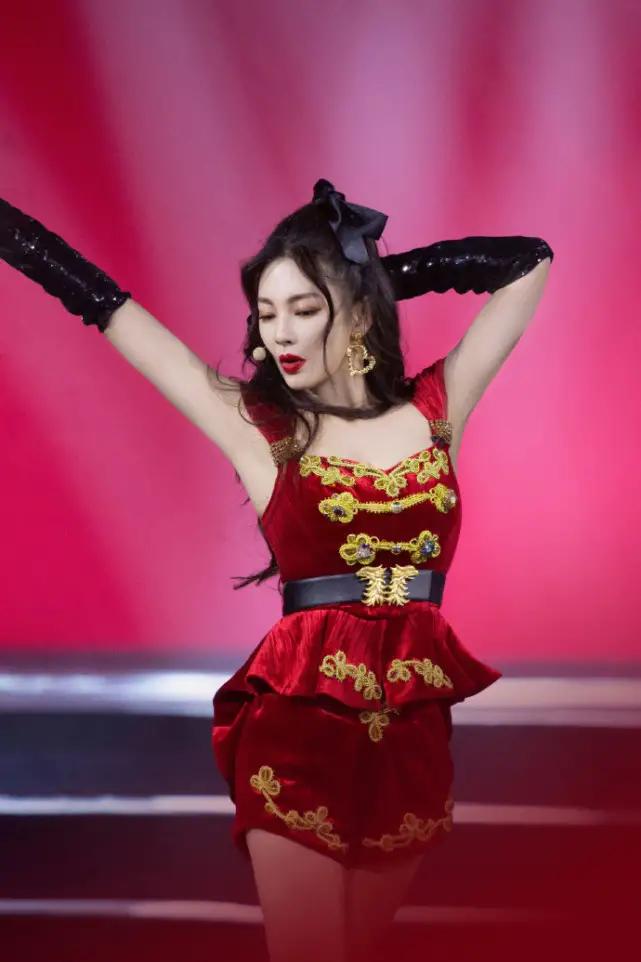 神似赫本，妩媚胜梦露，从泉州到成都，她们如精灵洒落人间