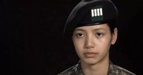 lisa看到王嘉尔回应视频什么反应,lisa看到王嘉尔回应视频