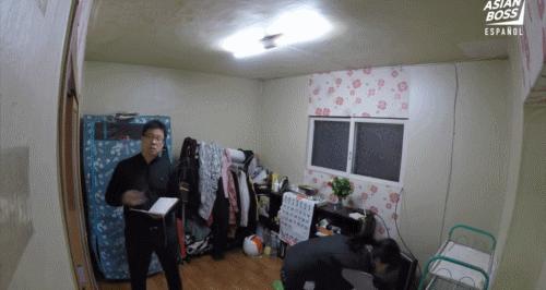 7旬老太太家里堆垃圾场,82岁老妇住地下室五年